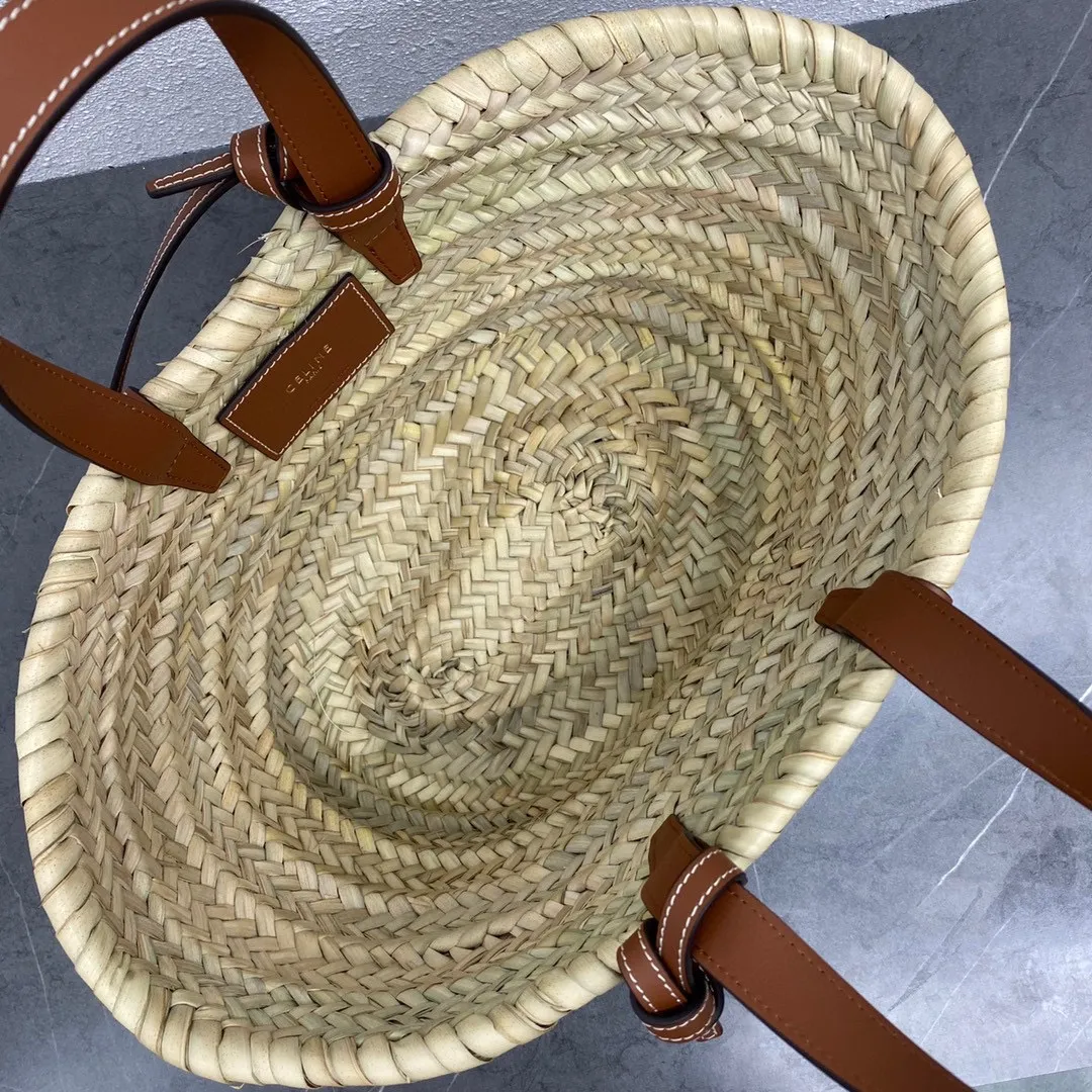 New product launched 🅰️🅰️ C’s new style vegetable basket, this one is similar to C’s old vegetable basket. The biggest difference is that it has a handle design and the colors are more popular this year. Style: Casual style, holiday style. Matching: Suitable for daily casual style, perfect for travel, beach and picnic. Capacity: Extra large capacity, super practical. Style number: 194002 Size: 19-20-10 Brown
