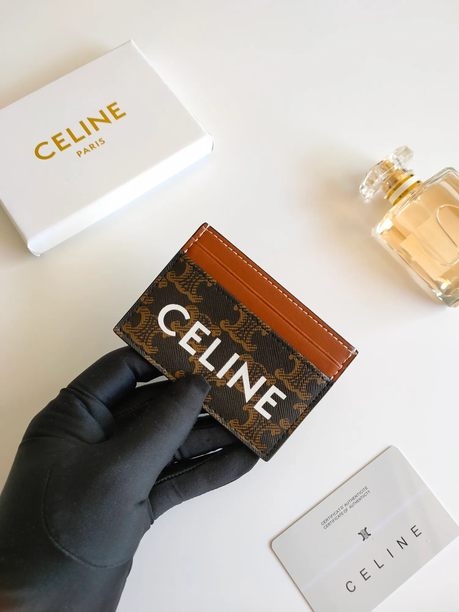 ￥90 CELINE printed logo card holder, coated canvas, genuine leather edging Style number: 10B702 Size: 10.5 X 7cm