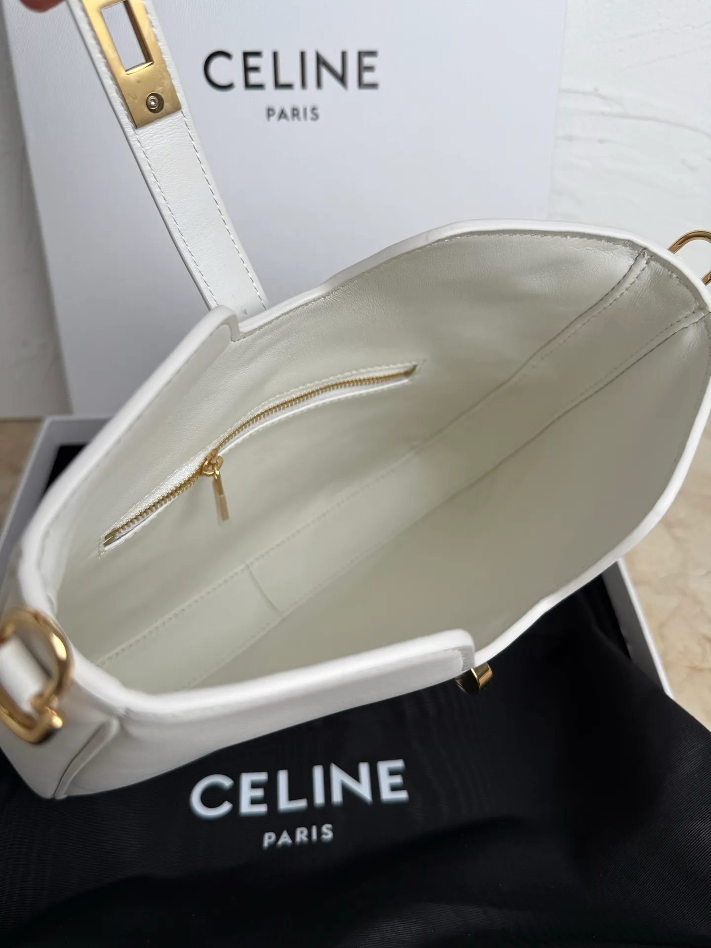 p1600 CAMILLE 16💓2025 New SOFT Small Smooth Cow Leather Handbag👜This model cannot fit larger smart tablets such as IPAD. Cow leather Sheep leather lining Hand carry, shoulder and crossbody Rotary lock closure 1 main compartment 1 inner zipper pocket 1 detachable hand/shoulder strap, length 8.6 inches (22 cm) 1 detachable and adjustable shoulder strap, 9.7 X 8.5 X 2 inches (24.5 X 21.5