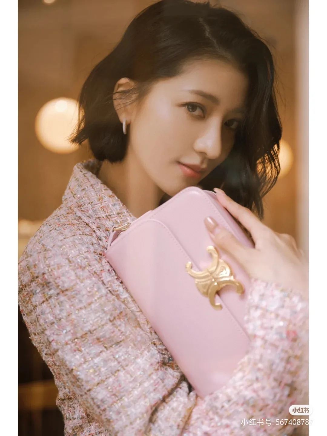 Who can not fall in love with Celine, the most fragrant love fan this year💕