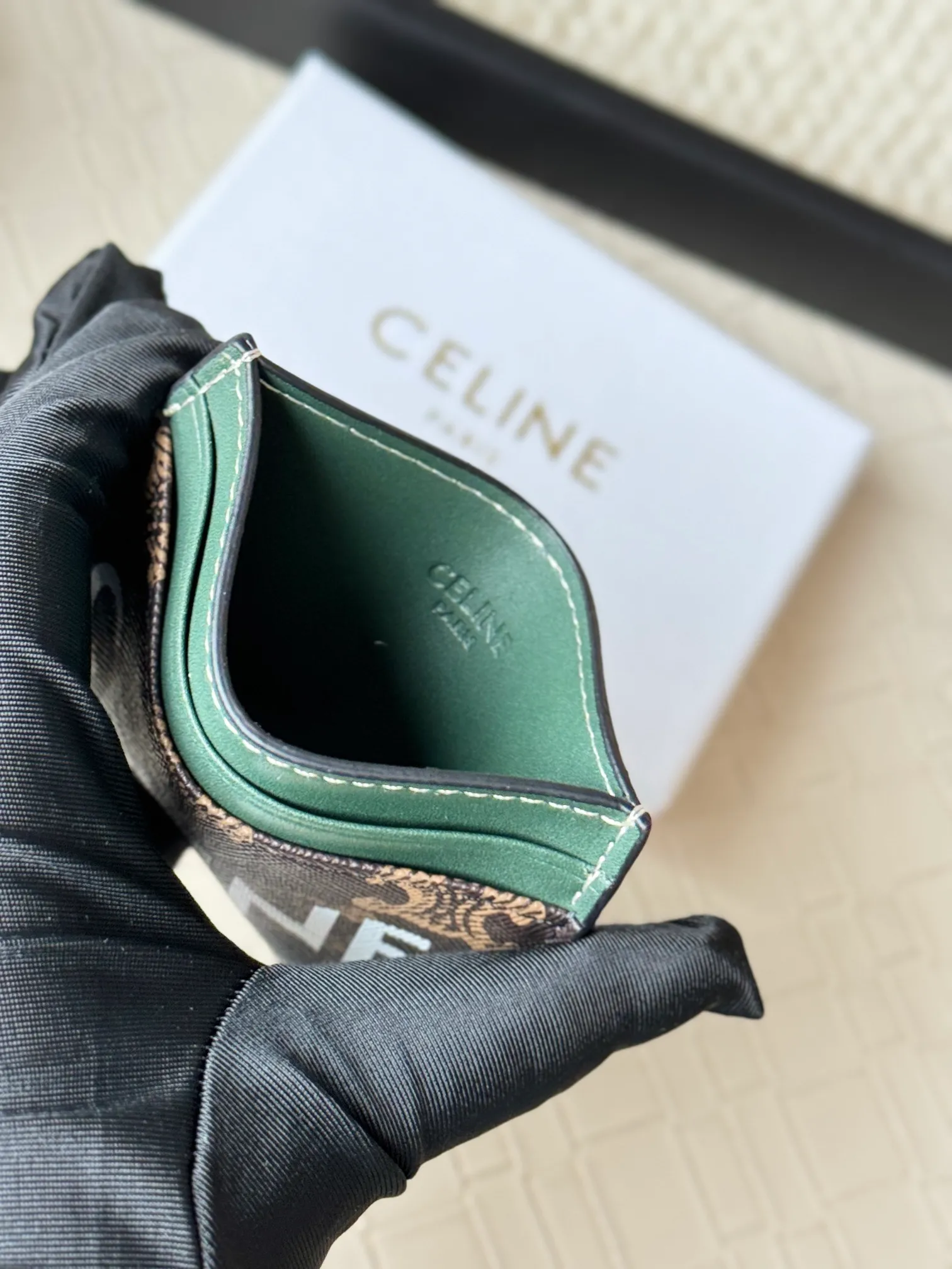 💰100CELINE. TRIOMPHE logo printed card holder/2024 Xiaosai Coated canvas, sheepskin binding 2 card slots 1 flat pocket Number: 10B702 Size: w10.5×7cm