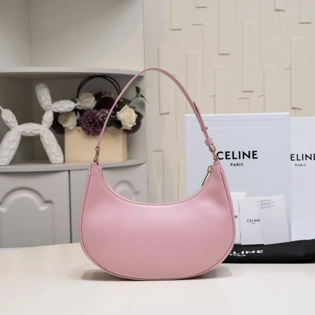 C*ELINE 💕2023 new color cherry blossom pink AVA TRIOMPHE full leather handbag🤩, Celine's new generation and another popular style, lining: cow leather/fabric, shoulder or hand carry, zipper lock, adjustable leather shoulder strap length 22cm. Size 23x19x7cm Model: 193953