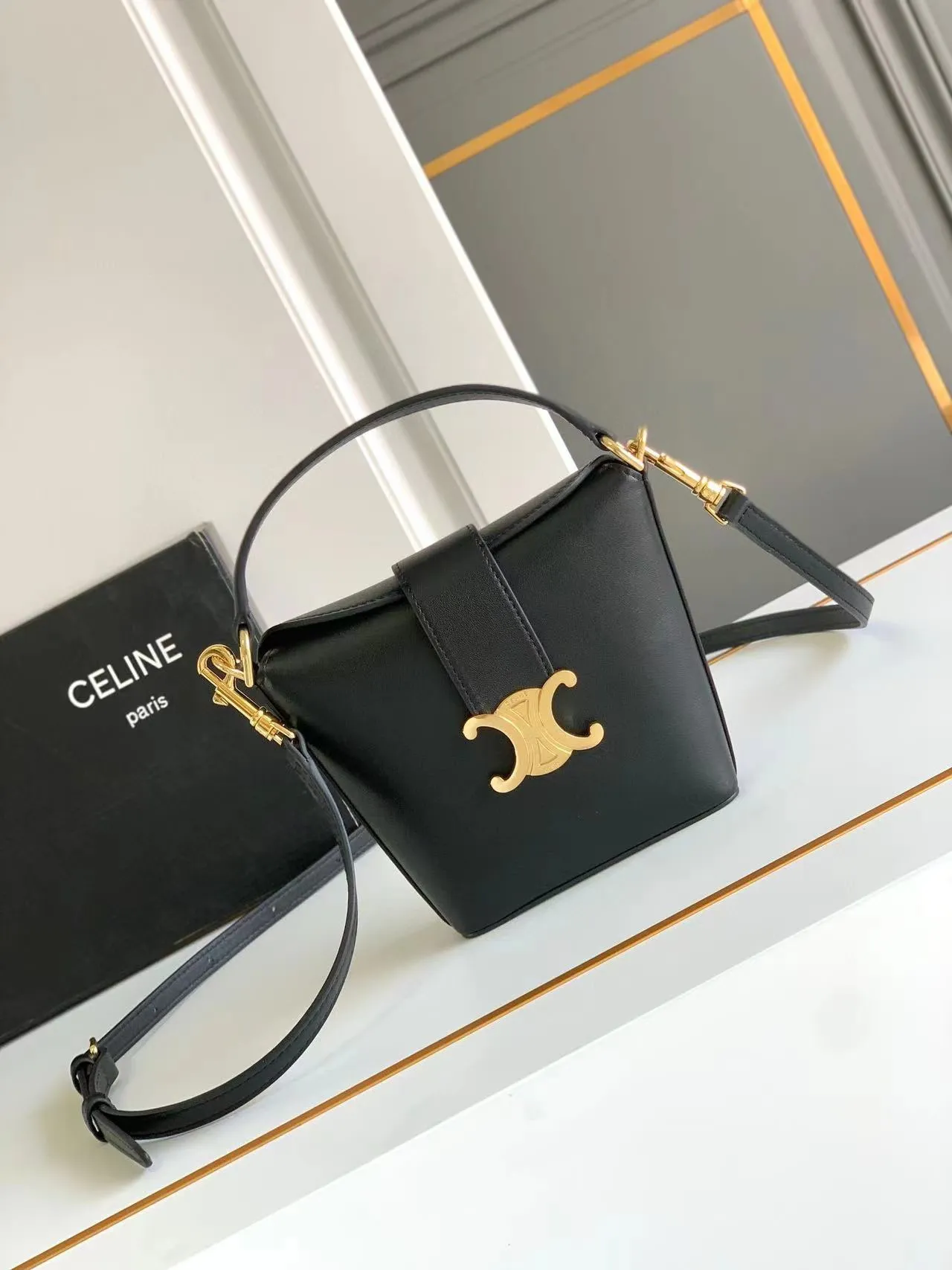Celine TRIOMPHE mini cowhide bucket bag French fries bag size: 12.5x5x14cm