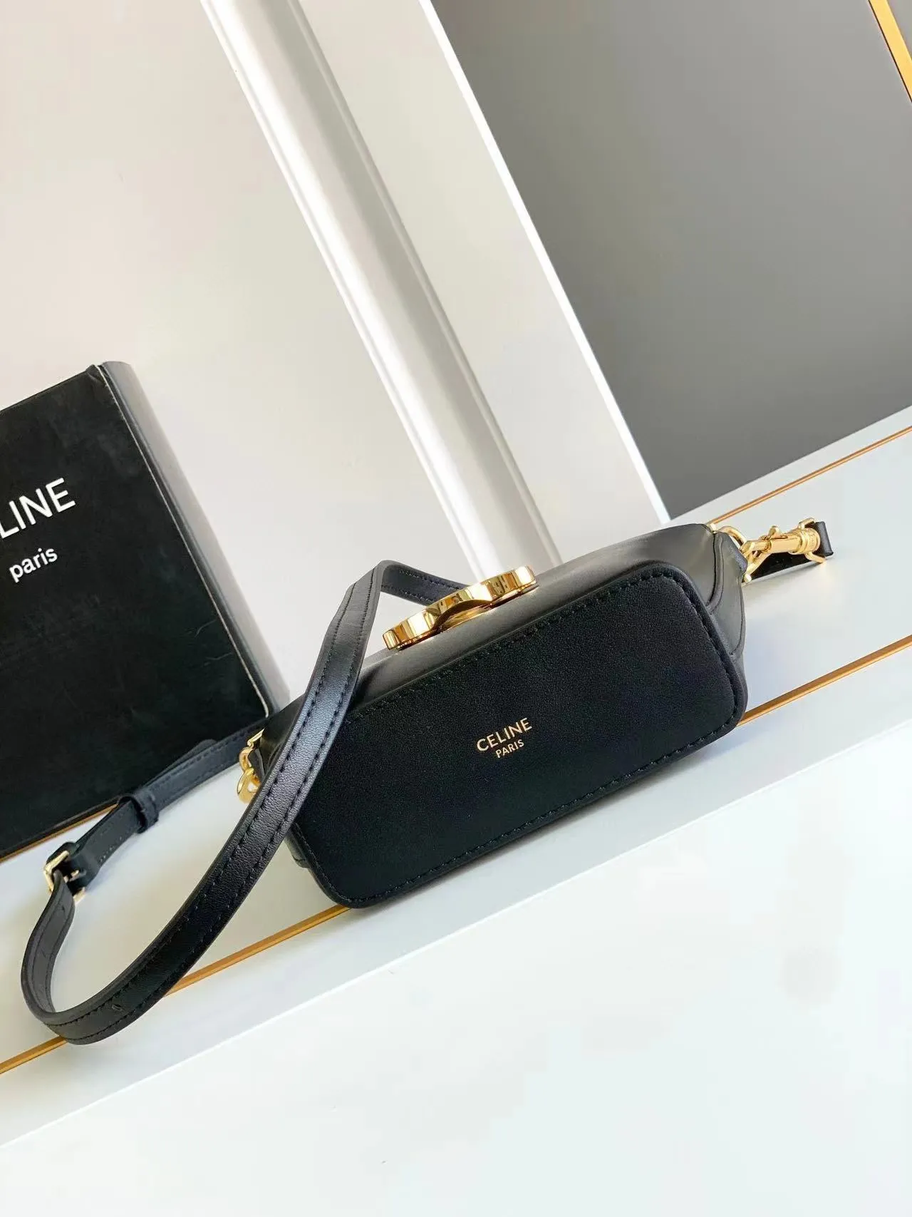 Celine TRIOMPHE mini cowhide bucket bag French fries bag size: 12.5x5x14cm