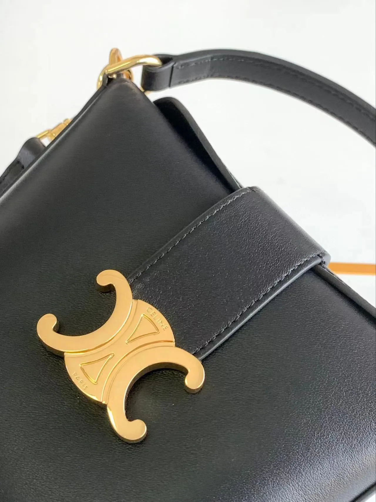 Celine TRIOMPHE mini cowhide bucket bag French fries bag size: 12.5x5x14cm