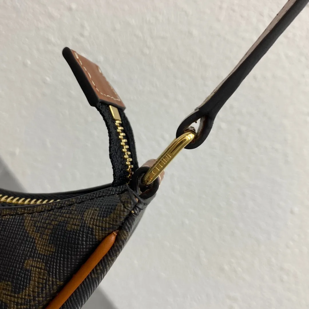 #CELI-NE AVA underarm bag ⚠️The new version has upgraded all-steel hardware → rolled over the old version of alloy → exquisite details, order with confidence, perfect. This underarm bag is really beautiful! Size: 24.5-18-7.5
