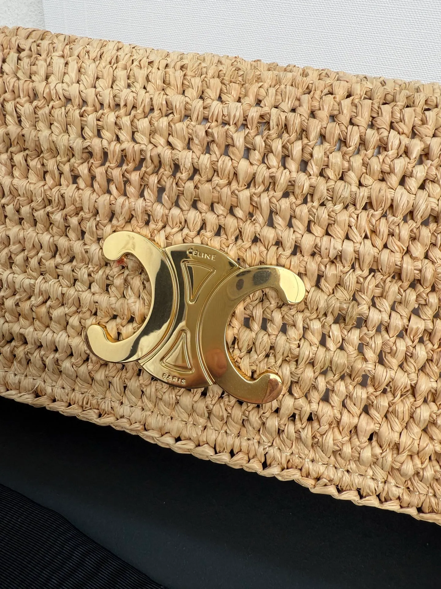 p1700 CELIN_E～New straw Multi Pochette Triomphe handbag 🆕New arrival! Brand new multi-purpose small bag👛Detachable short chain + long shoulder strap Multiple carrying methods~ Compact and exquisite ✨Perfect for any occasion🦋 TRIOMPHE CANVAS straw fabric and cow leather lining, hand-held, shoulder and cross-body, flap with decorative TRIOMPHE lock, snap closure, 1 main compartment, 1 flat pocket with detachable chain, length 24cm Removable and adjustable shoulder strap, minimum length 47cm, maximum length 51cm Dimensions: 20.5x11x4cm Model: 10L972