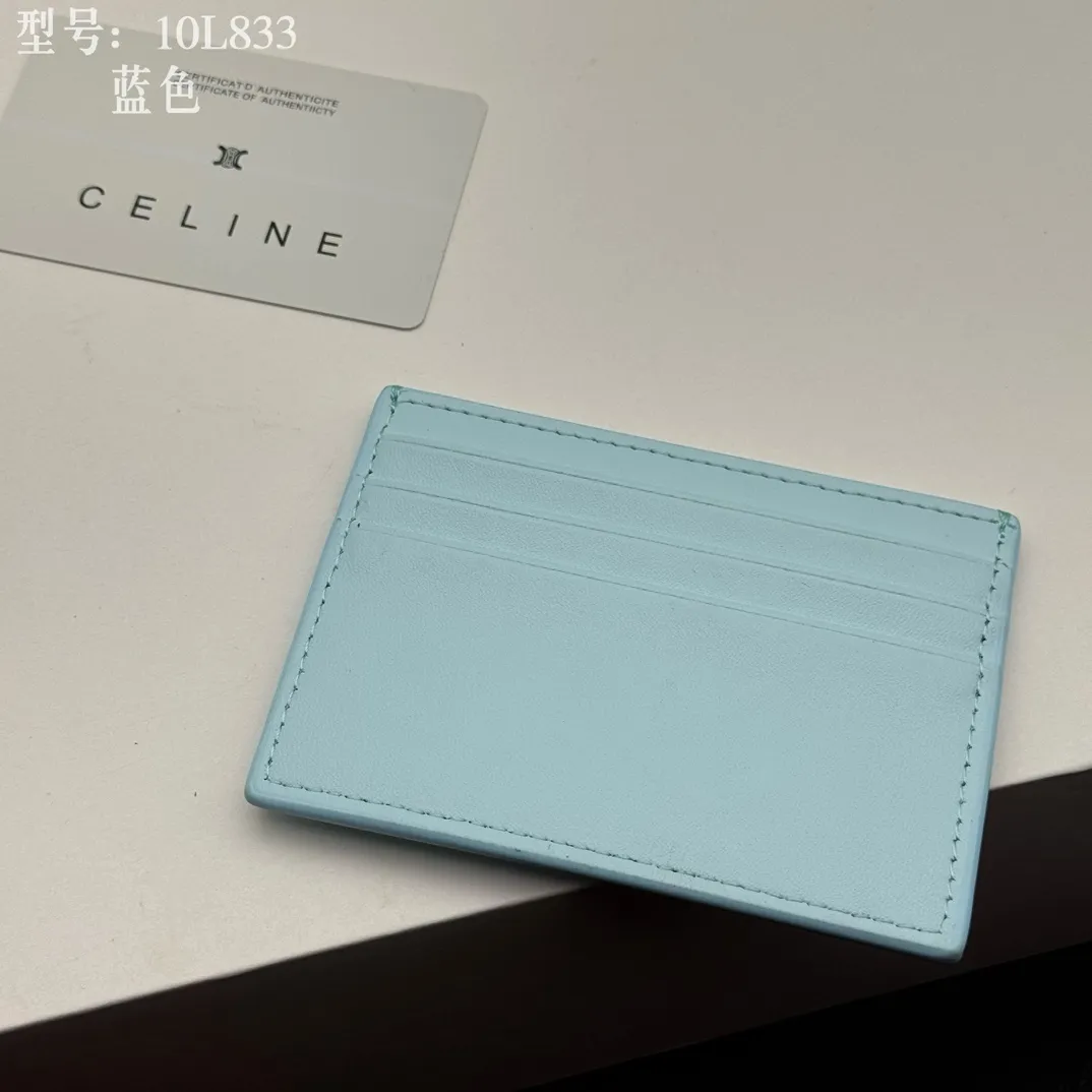 💰90 💎Top quality high version calf leather 💌 𝗖𝗘𝗟𝗜𝗡𝗘 | 𝗧𝗥𝗜𝗢𝗠𝗣𝗛𝗘 Arc de Triomphe small card holder 〰️ Celine's new embossed logo card holder, made of first-layer cowhide, two card slots + one middle pocket. Style number: 10L833 Size: 10.5×7cm