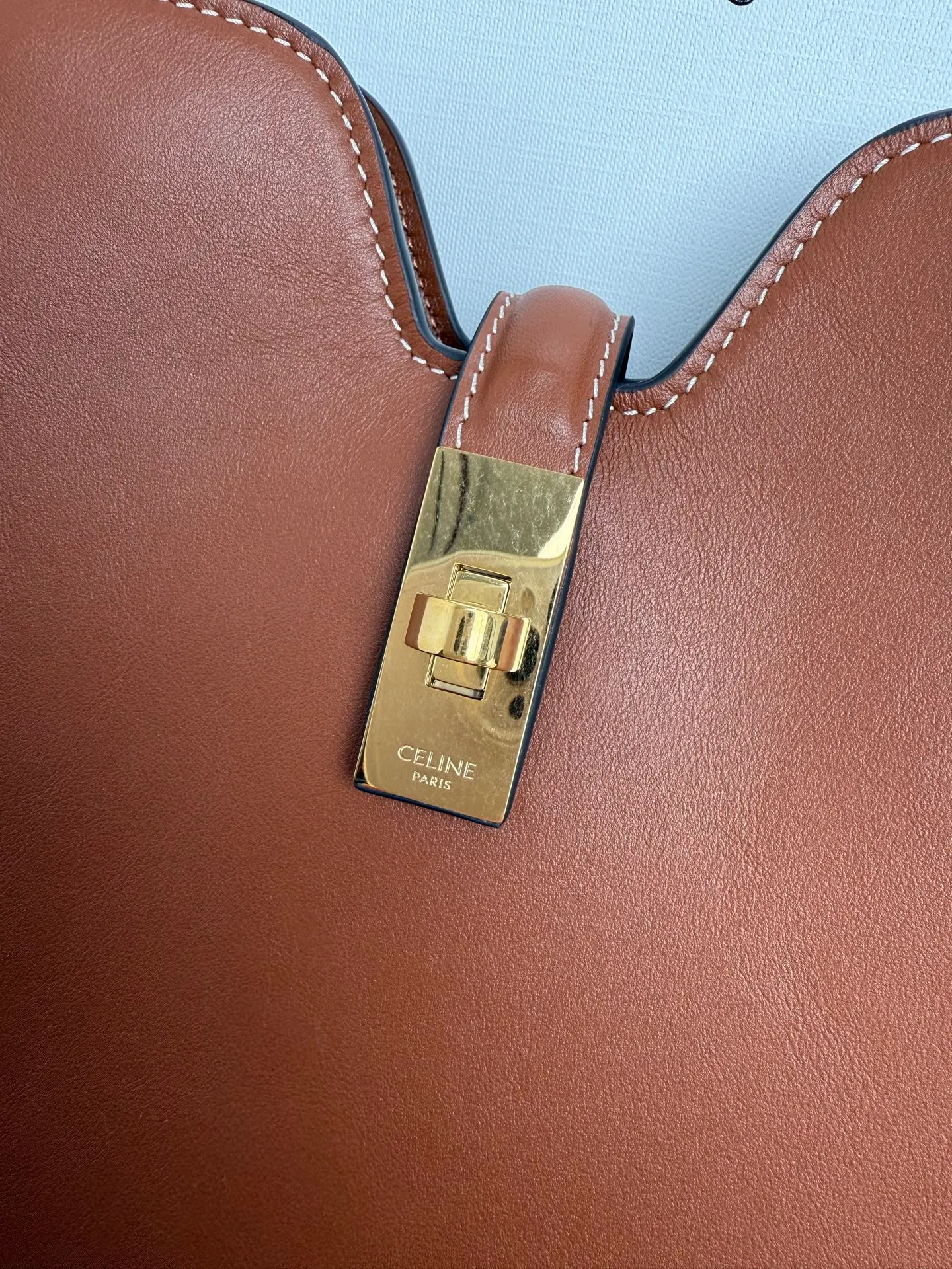 p1600 CAMILLE 16💓2025 New SOFT Small Smooth Cow Leather Handbag👜This model cannot fit larger smart tablets such as IPAD. Cow leather Sheep leather lining Hand carry, shoulder and crossbody Rotary lock closure 1 main compartment 1 inner zipper pocket 1 detachable hand/shoulder strap, length 8.6 inches (22 cm) 1 detachable and adjustable shoulder strap, 9.7 X 8.5 X 2 inches (24.5 X 21.5