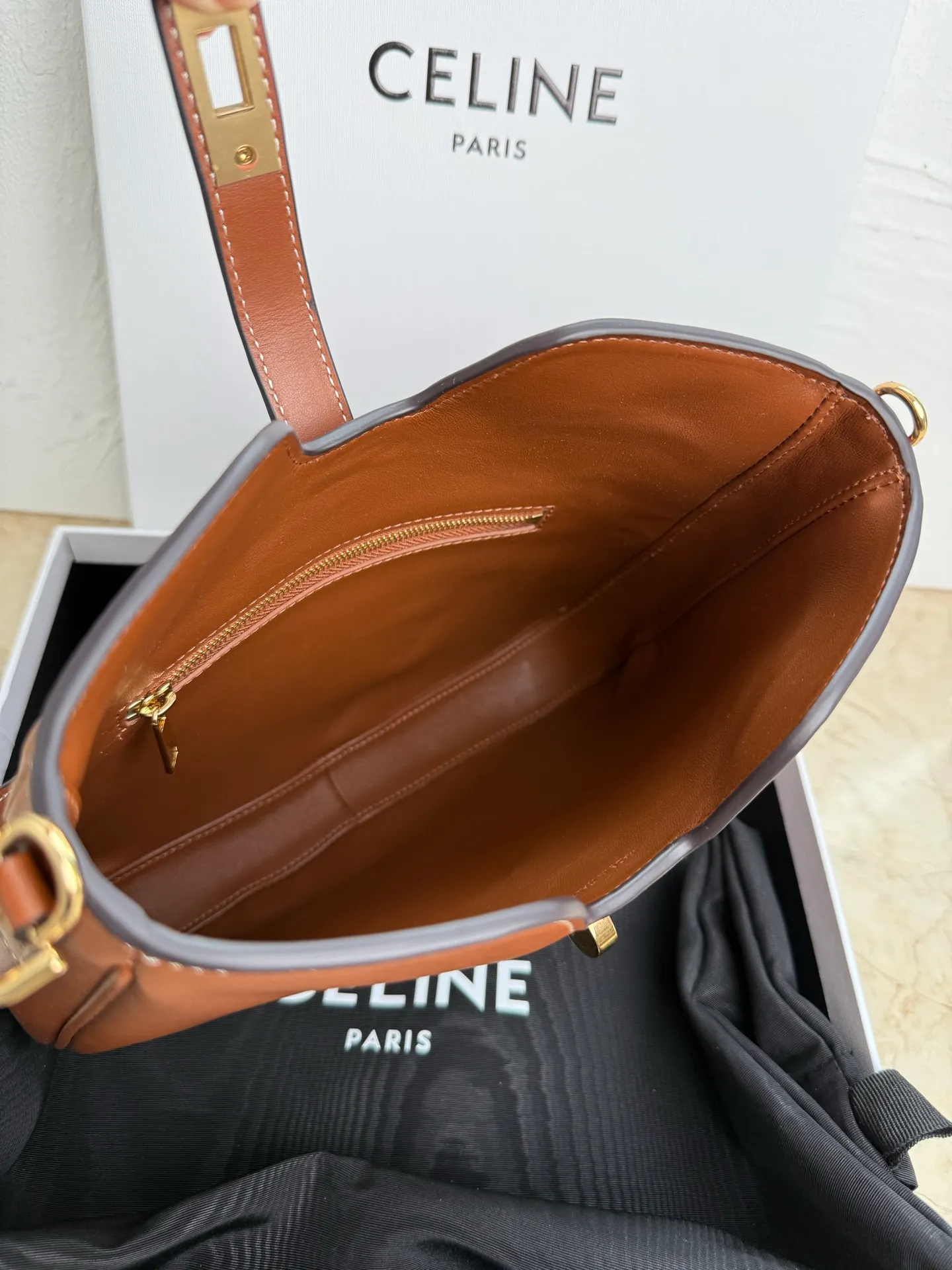 p1600 CAMILLE 16💓2025 New SOFT Small Smooth Cow Leather Handbag👜This model cannot fit larger smart tablets such as IPAD. Cow leather Sheep leather lining Hand carry, shoulder and crossbody Rotary lock closure 1 main compartment 1 inner zipper pocket 1 detachable hand/shoulder strap, length 8.6 inches (22 cm) 1 detachable and adjustable shoulder strap, 9.7 X 8.5 X 2 inches (24.5 X 21.5