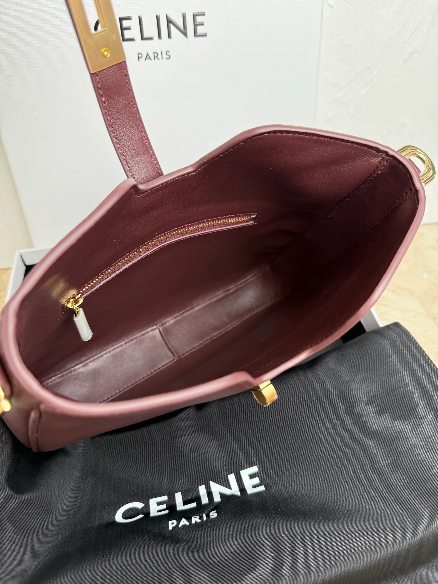 p1600 CAMILLE 16💓2025 New SOFT Small Smooth Cow Leather Handbag👜This model cannot fit larger smart tablets such as IPAD. Cow leather Sheep leather lining Hand carry, shoulder and crossbody Rotary lock closure 1 main compartment 1 inner zipper pocket 1 detachable hand/shoulder strap, length 8.6 inches (22 cm) 1 detachable and adjustable shoulder strap, 9.7 X 8.5 X 2 inches (24.5 X 21.5