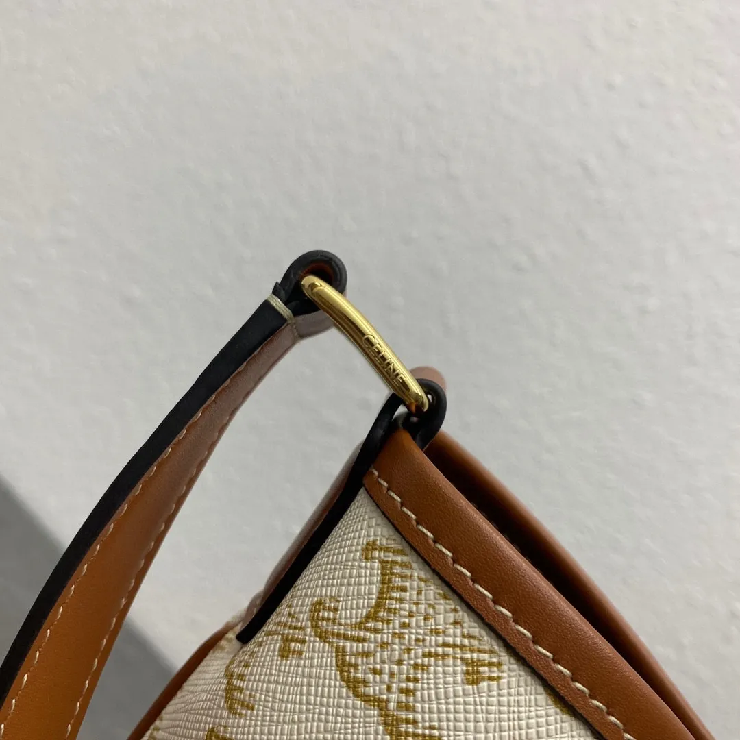 TRIOMPHE FOLCO new spring and summer off-white presbyopic series, still classic, not out of date. Large enough space. The material is wear-resistant. Style number: 191442 off-white, yellow, brown and brown. Small size: bag opening 26×height 22×width 13