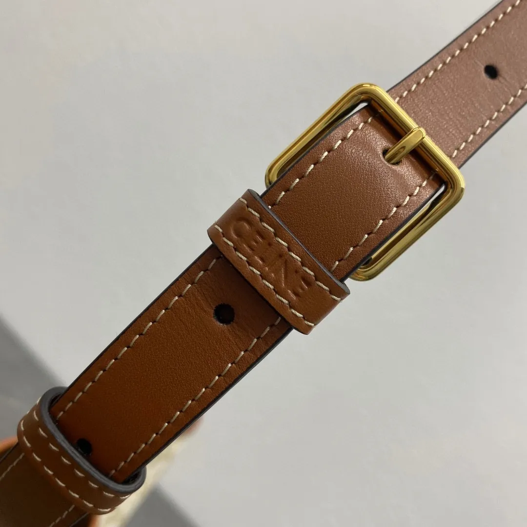 TRIOMPHE FOLCO new spring and summer off-white presbyopic series, still classic, not out of date. Large enough space. The material is wear-resistant. Style number: 191442 off-white, yellow, brown and brown. Small size: bag opening 26×height 22×width 13