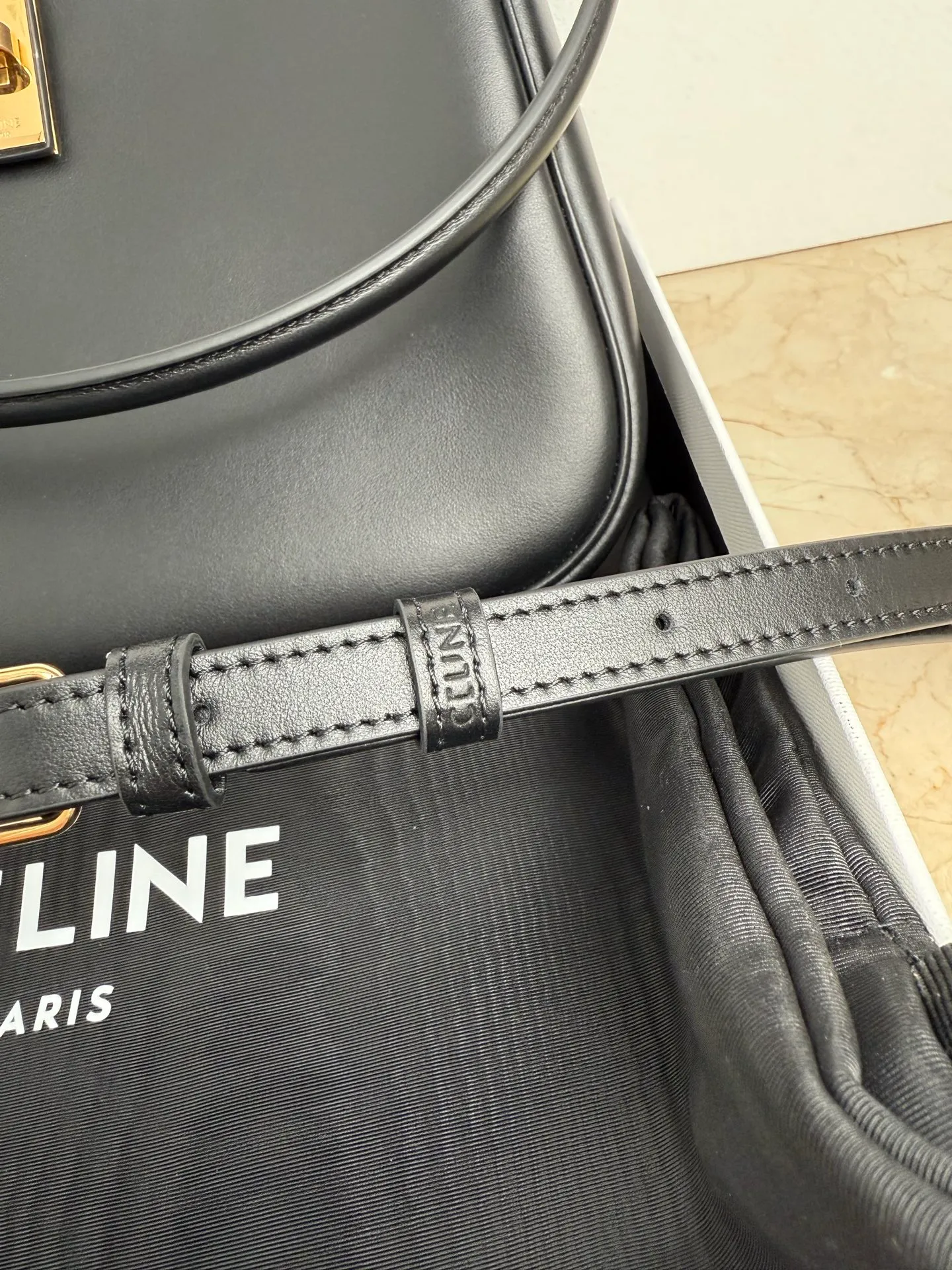 p1600 CAMILLE 16💓2025 New SOFT Small Smooth Cow Leather Handbag👜This model cannot fit larger smart tablets such as IPAD. Cow leather Sheep leather lining Hand carry, shoulder and crossbody Rotary lock closure 1 main compartment 1 inner zipper pocket 1 detachable hand/shoulder strap, length 8.6 inches (22 cm) 1 detachable and adjustable shoulder strap, 9.7 X 8.5 X 2 inches (24.5 X 21.5