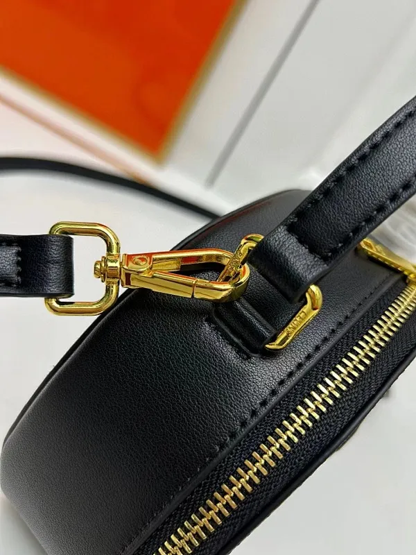 All Categories Official Website "Brand Women's Bags" Women's Bags 💙 Celine 2025 New Celine Crossbody Bag