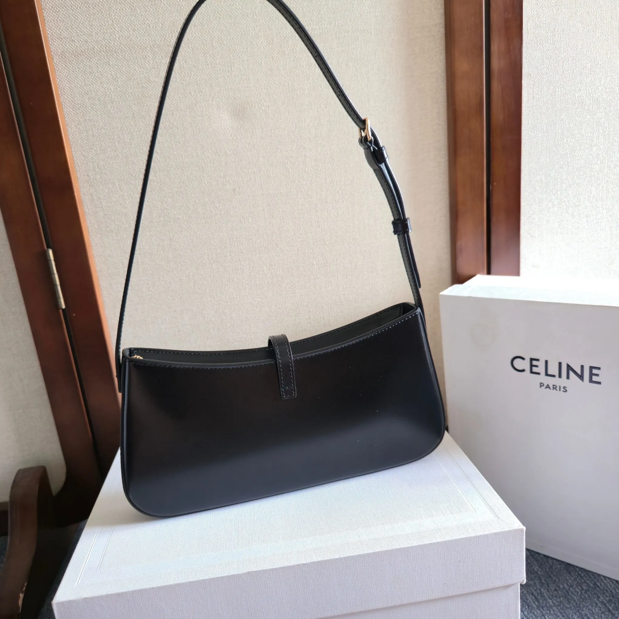 All Categories Official Website "Brand Women's Bags" Women's Bags 💙 Celine 2025 New Celine Underarm Bag