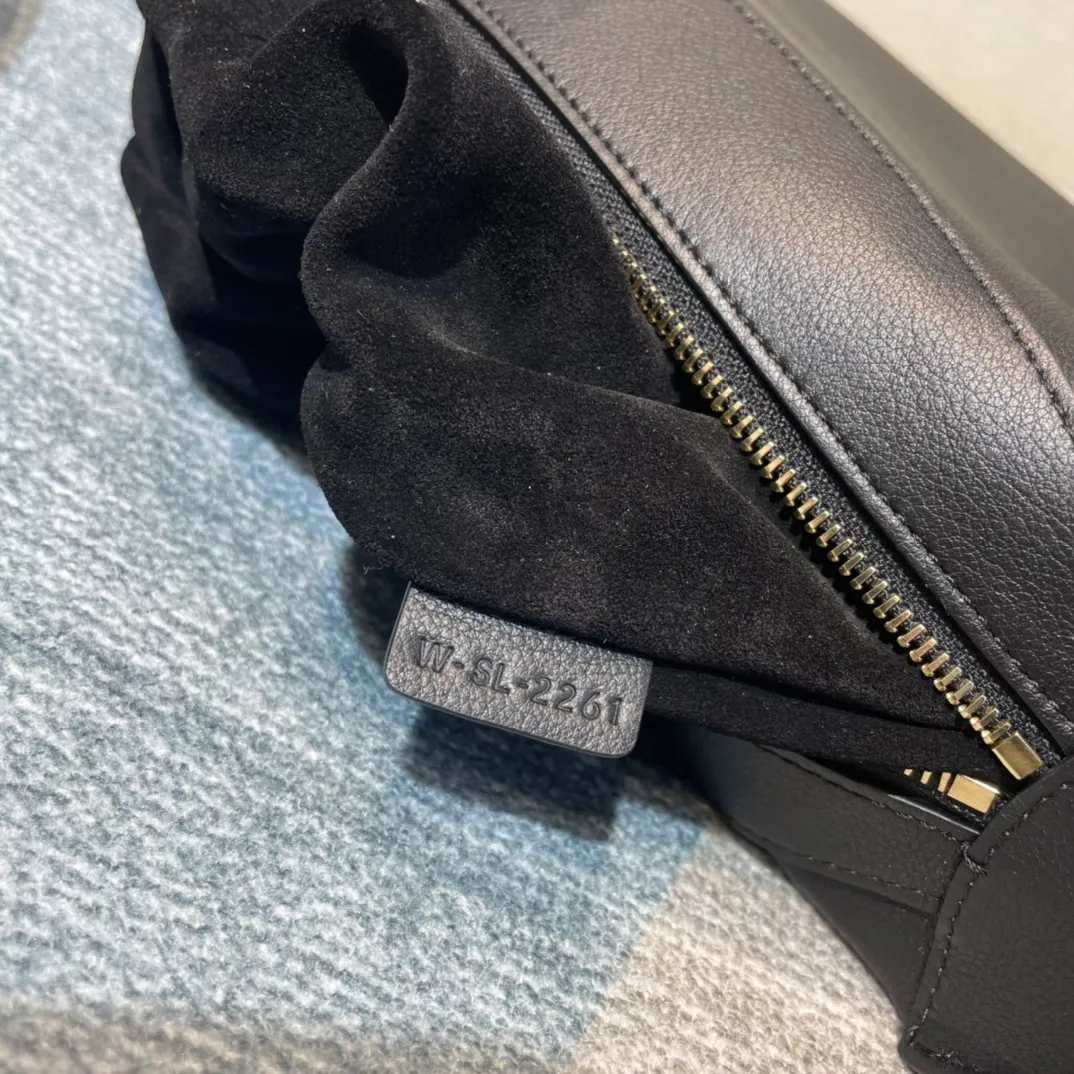 All Categories Official Website "Brand Women's Bags" Women's Bags 💙 Celine 2025 New Celine Underarm Bag
