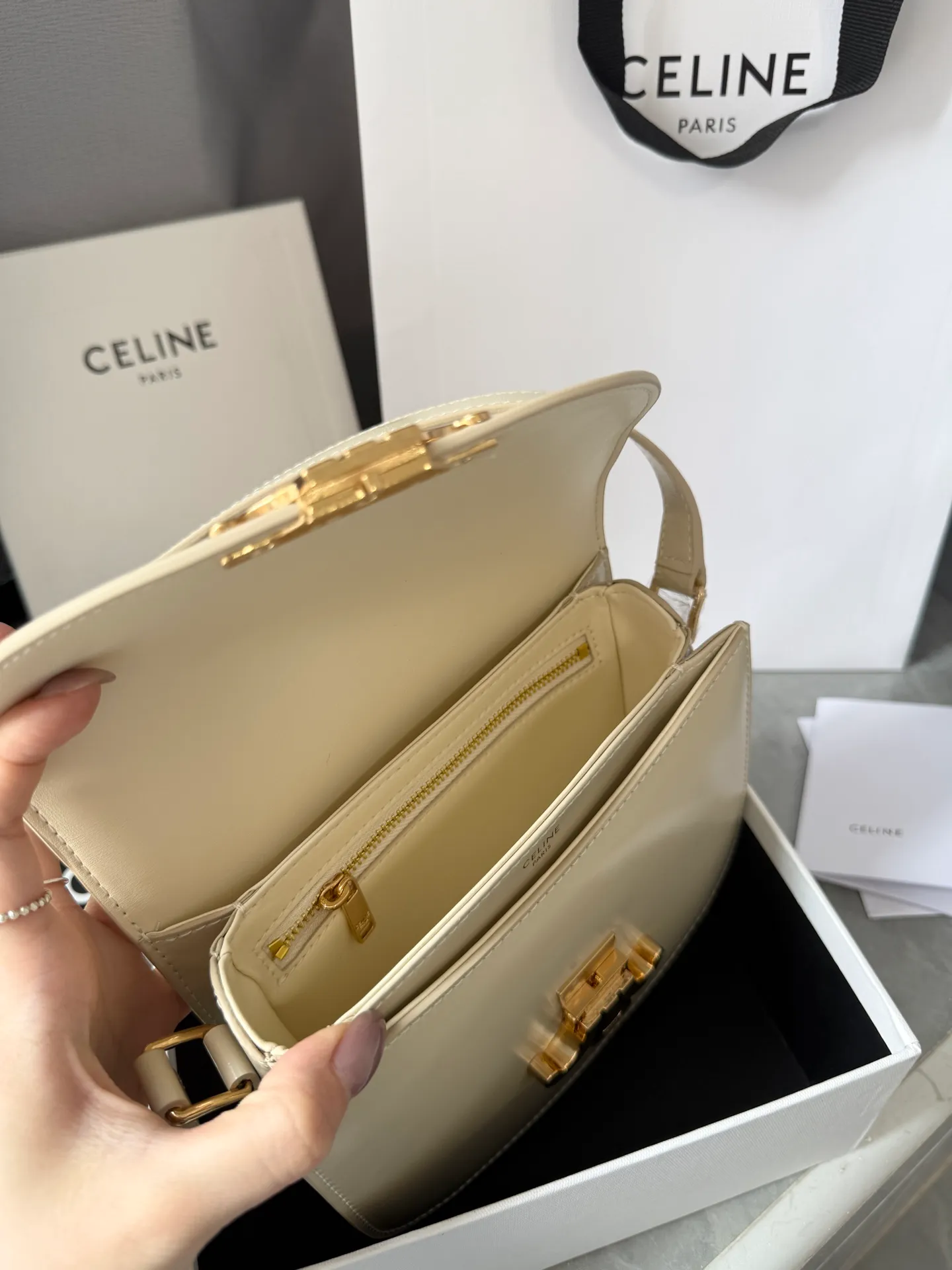 All Categories Official Website "Brand Women's Bags" Women's Bags 💙 Celine 2026 New Celine Crossbody Shoulder Bag