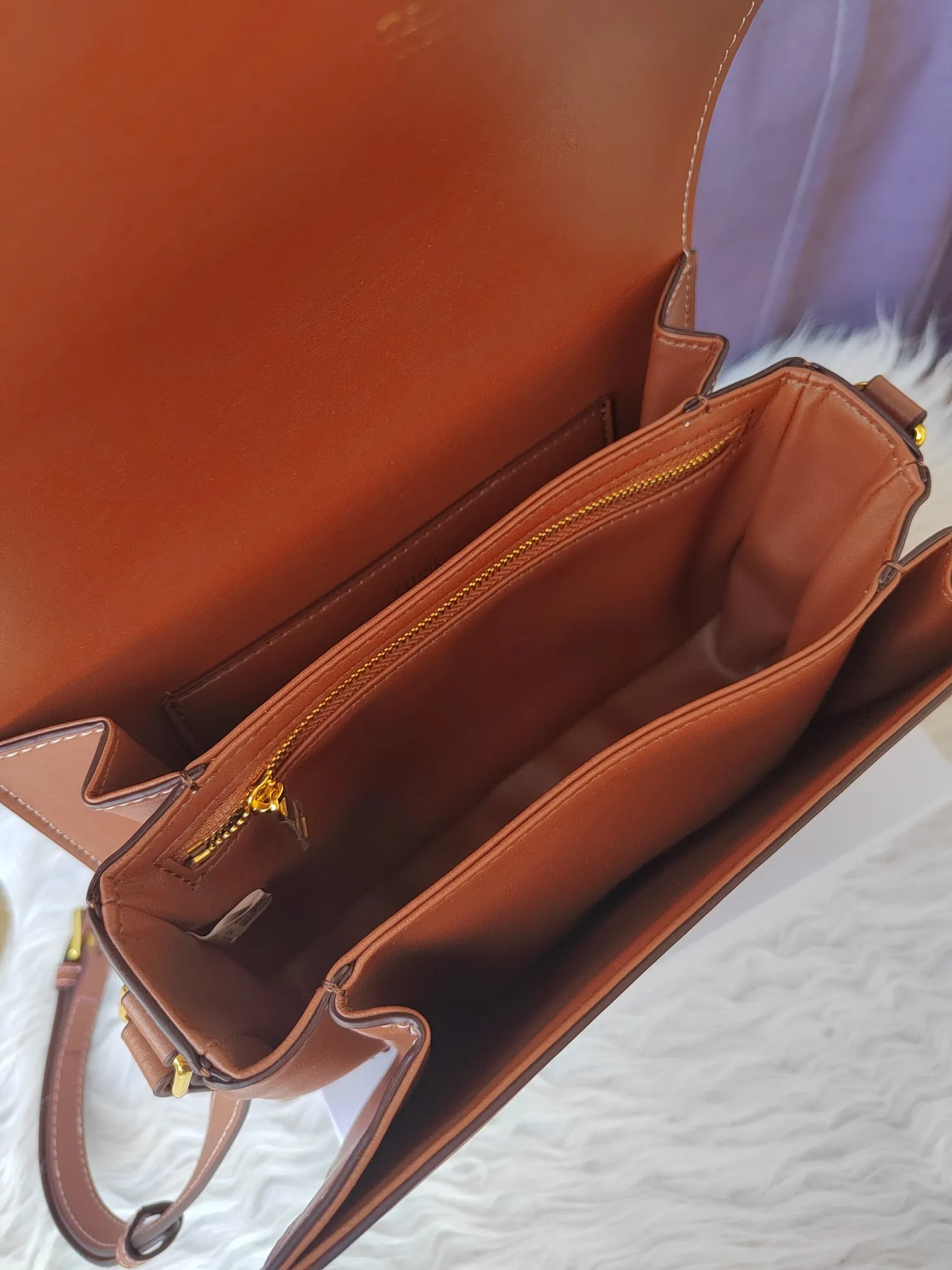 All Categories Official Website "Brand Women's Bags" Women's Bags 💙 Celine 2024 New Celine Crossbody Bag