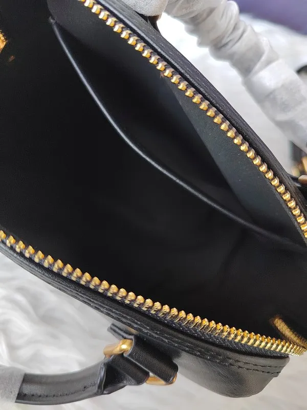 All Categories Official Website "Brand Women's Bags" Women's Bags 💙 Celine Celine 2026 new crossbody shoulder bag