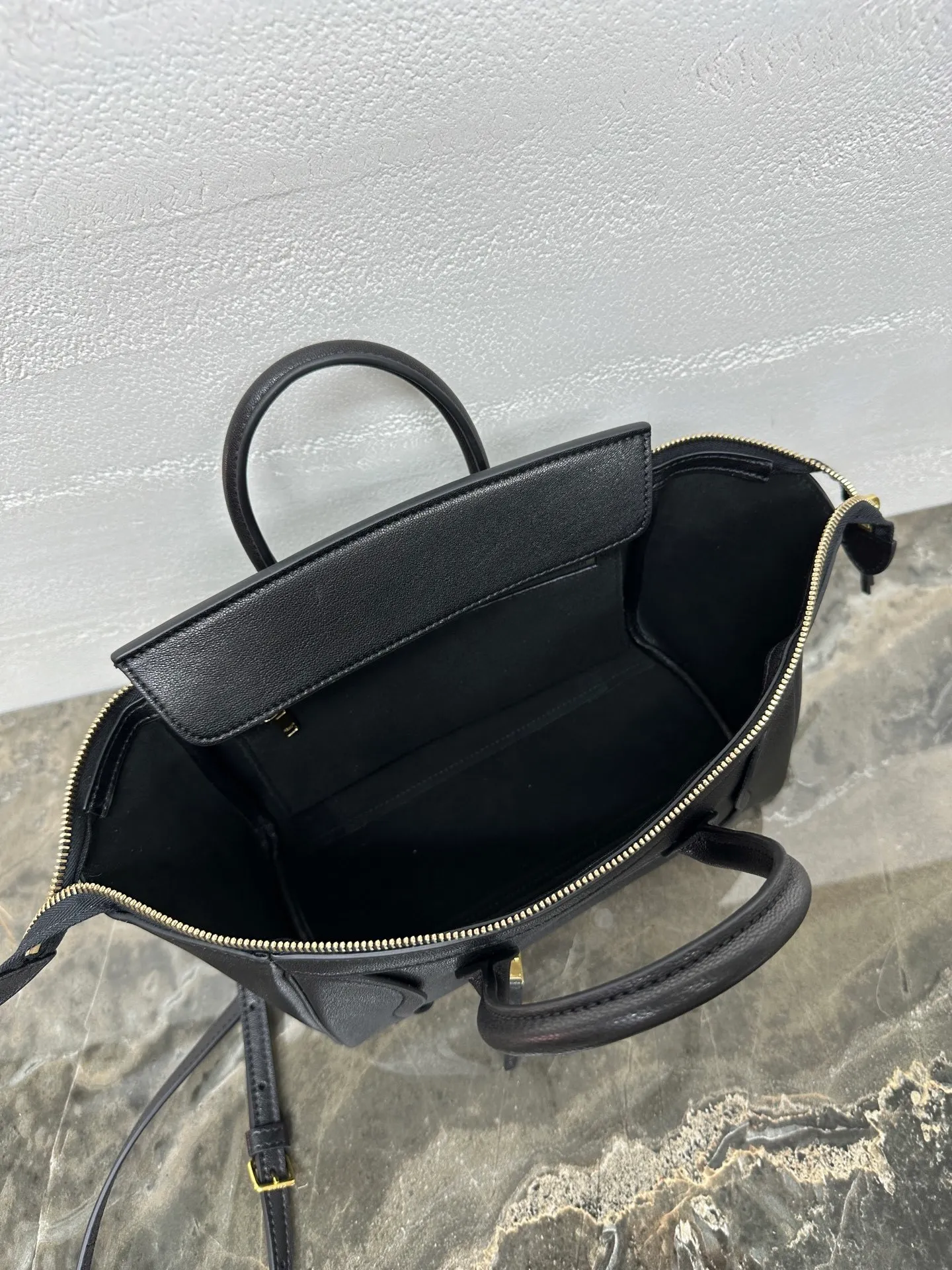 All Categories Official Website "Brand Women's Bags" Women's Bags 💙 Celine 2026 New Celine Crossbody Bag