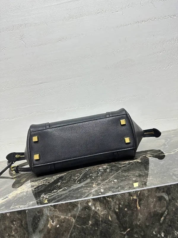 All Categories Official Website "Brand Women's Bags" Women's Bags 💙 Celine 2026 New Celine Crossbody Bag