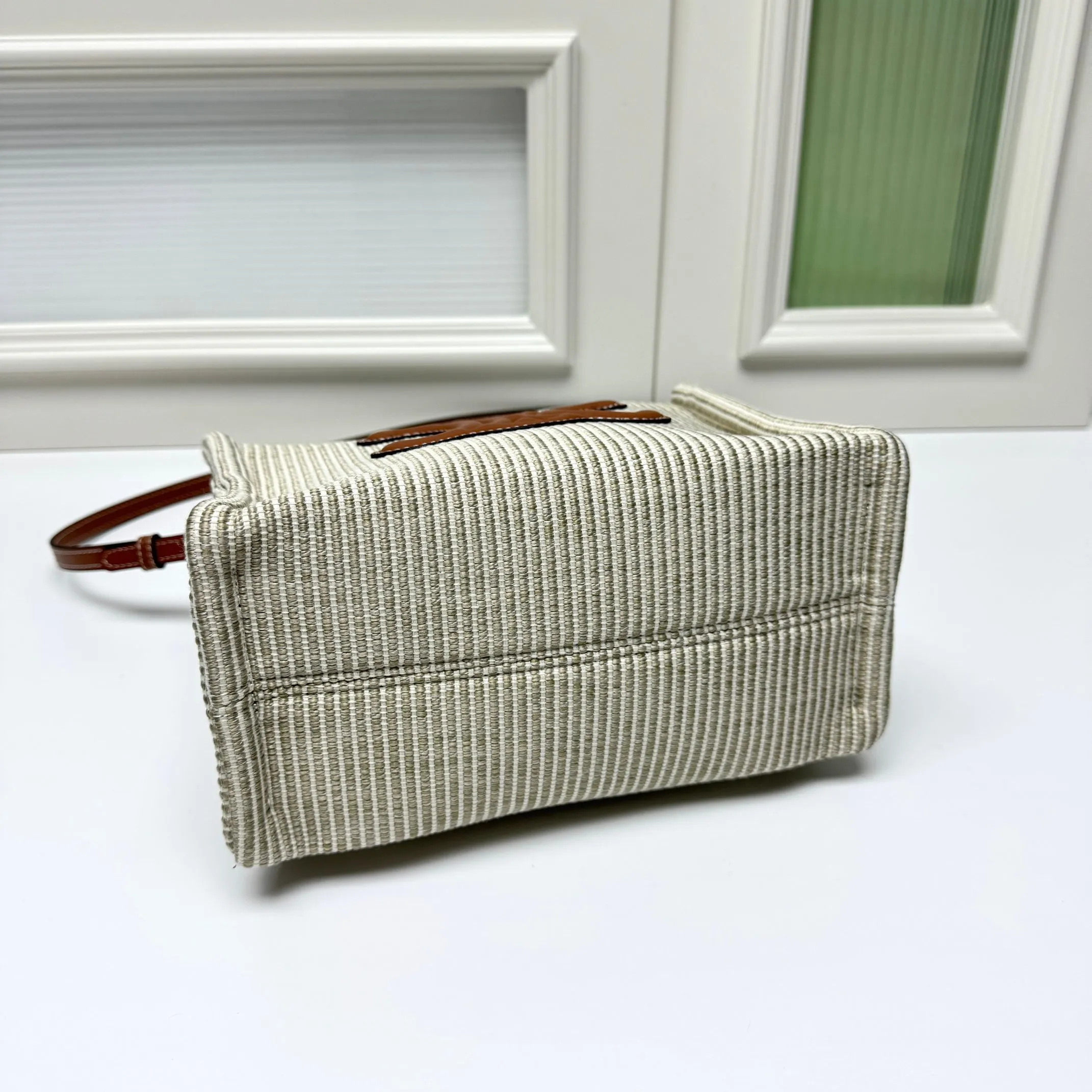 All Categories Official Website "Brand Women's Bags" Women's Bags 💙 Celine 2026 New Celine Crossbody Bag