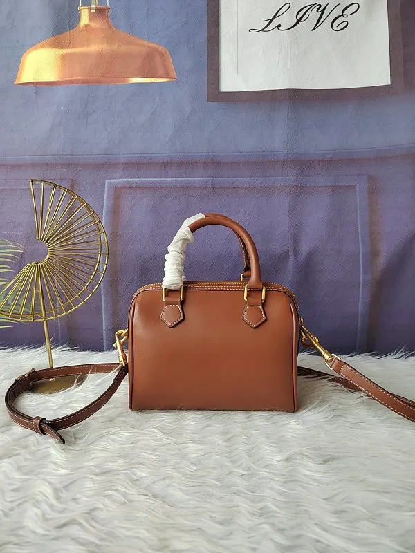 All Categories Official Website "Brand Women's Bags" Women's Bags 💙 Celine Celine 2026 new crossbody shoulder bag