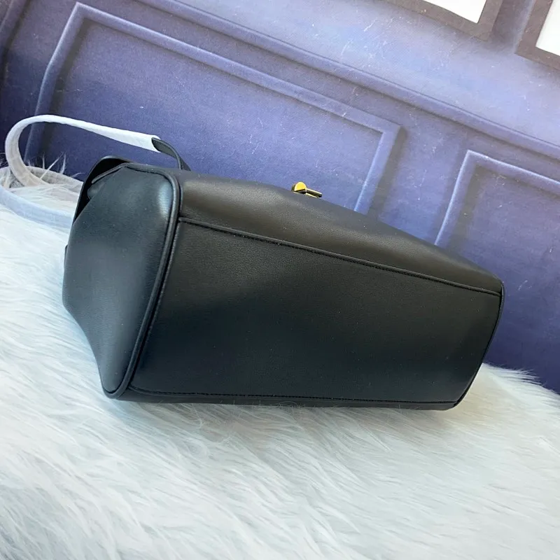 All Categories Official Website "Brand Women's Bags" Women's Bags 💙 Celine 2024 New Celine Crossbody Bag