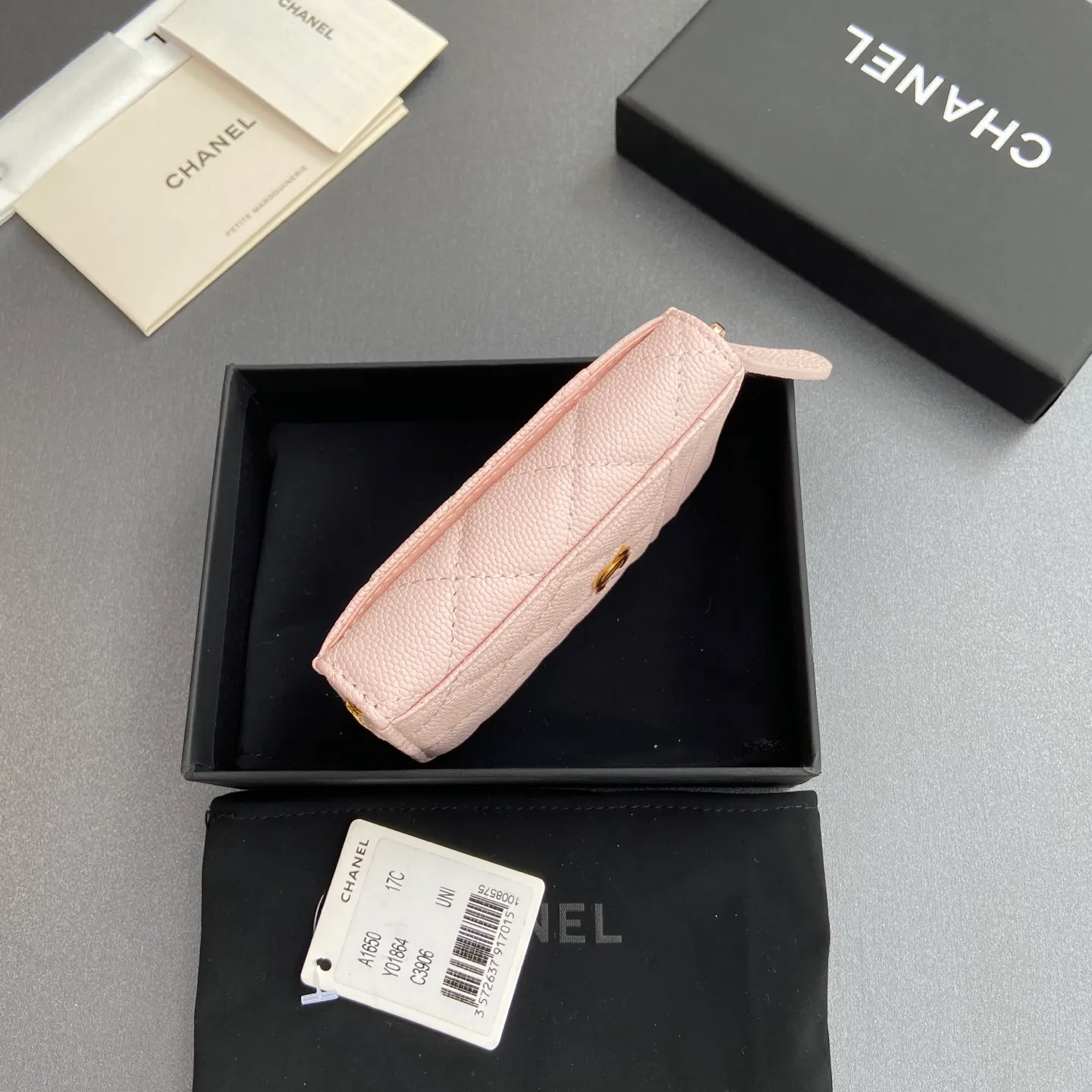 [Special grade hardware original leather] ¥280 Xiaoxiang small zipper bag card holder series with iconic metal logo, gold tone metal hardware, special Italian imported leather 2 card slots wallet bag, 4 card slots No.: 1650 Light pink fine ball pattern light gold steel mark Size: w11×h7.5×2cm