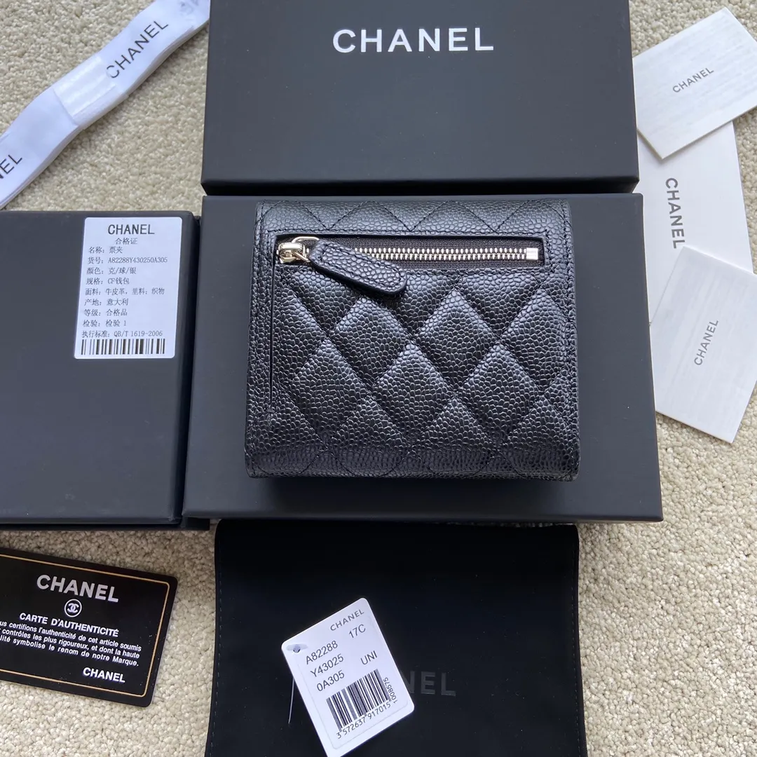 440💰Xiaoxiang imported Italian leather Item number: A82288 Size: w10.5×h11.5×d3cm Color: black ball pattern silver steel mark