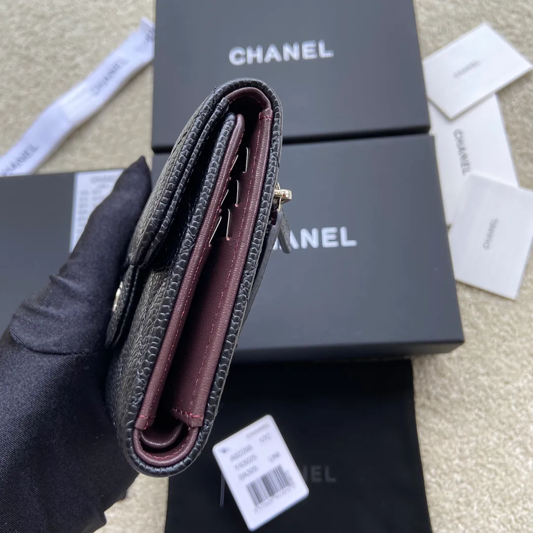 440💰Xiaoxiang imported Italian leather Item number: A82288 Size: w10.5×h11.5×d3cm Color: black ball pattern silver steel mark