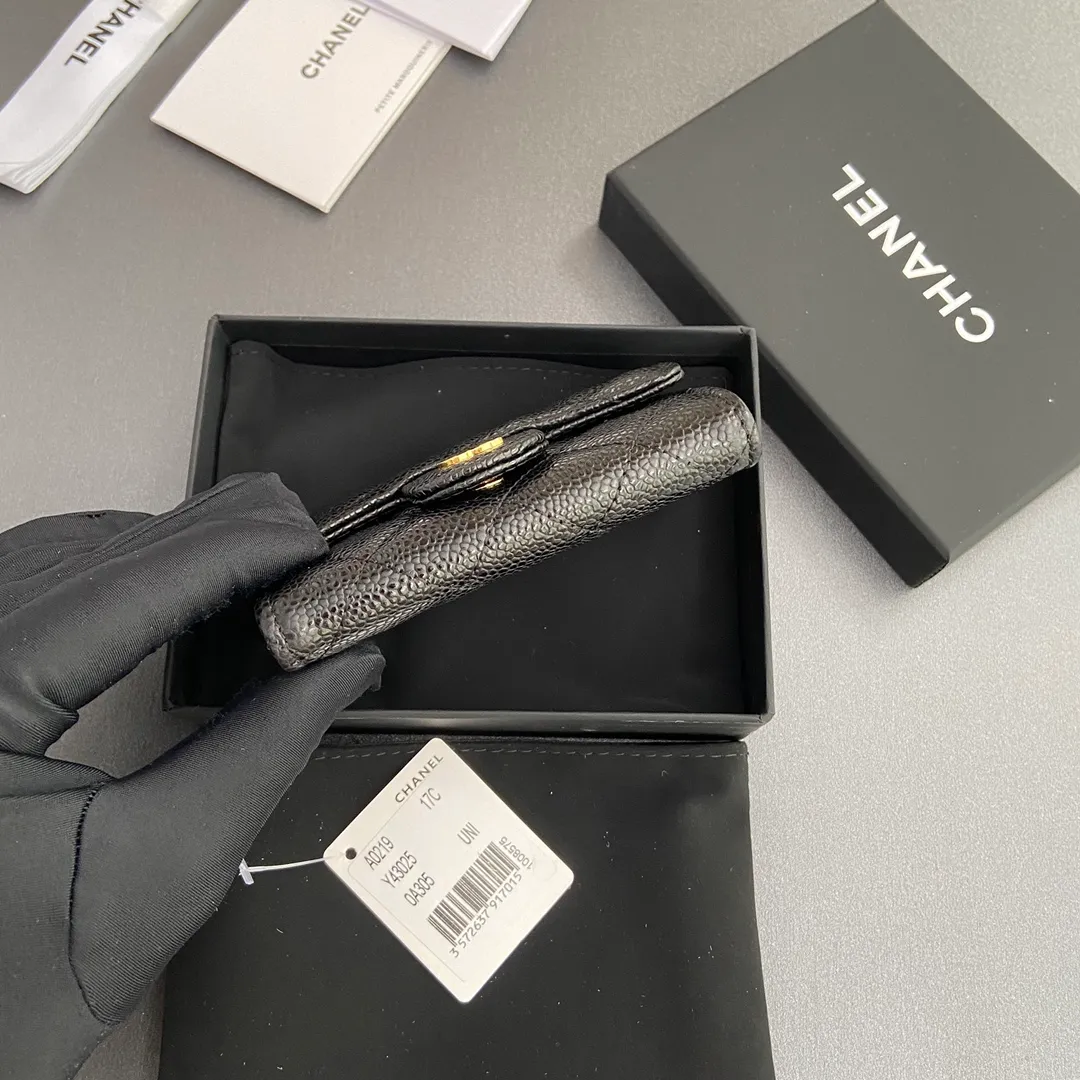 Xiaoxiang imported Italian leather Item number: AP438 (inner compartment with zipper) 💰: 280 Size: w11×h7cm Color: black ball pattern golden steel mark