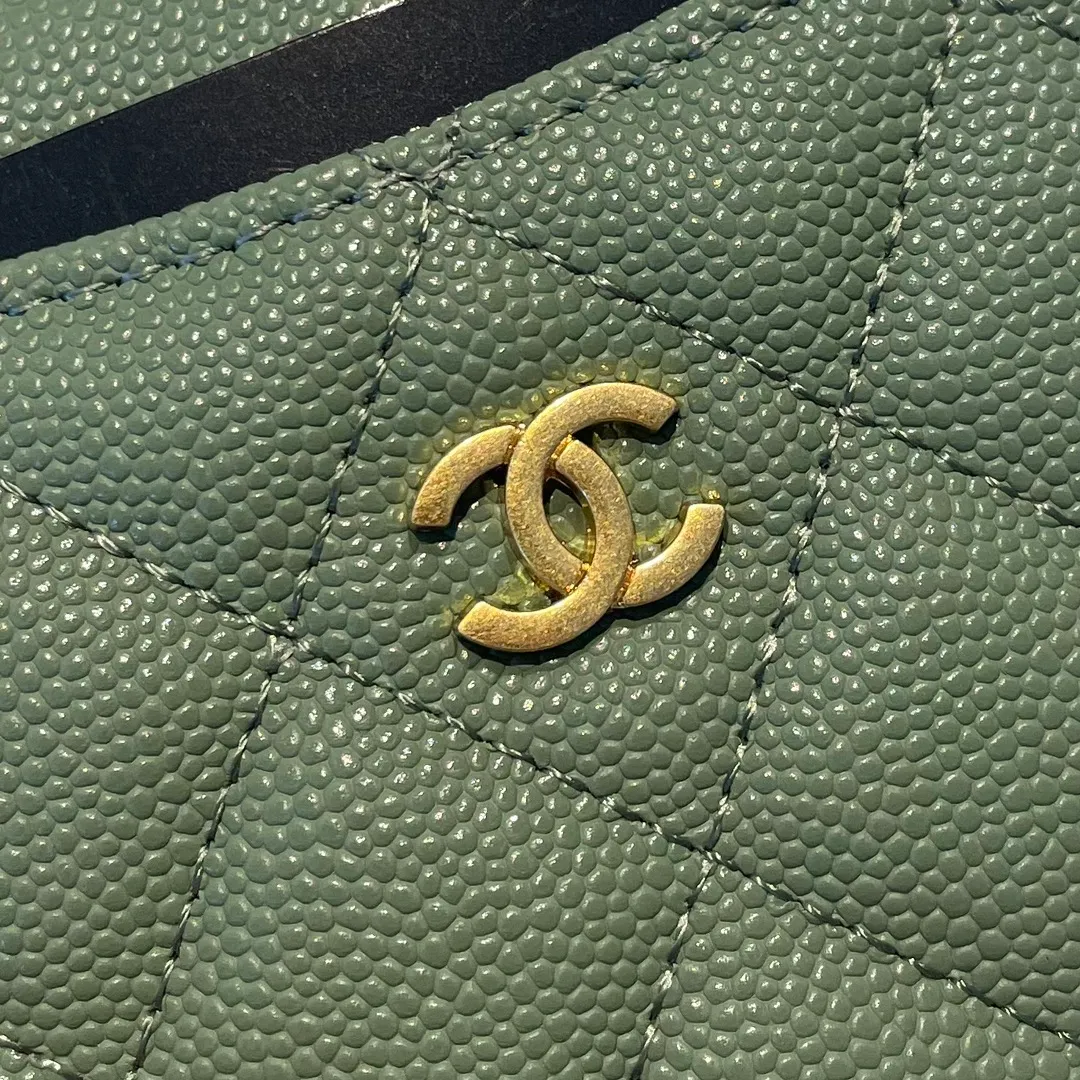 💰420😊Upgraded version💋Chanel🆕 New color colorful fine ball caviar cowhide🐂Classic zipper bag with multiple card slots for change. It can also bring convenience to various bank cards, supermarket cards, shopping cards, and membership cards. It is so small and easy to carry. It is the most fashionable and popular element of coin purses. Do you own it? Comes with the latest complete set of packaging 2061🍃size: 12*9.5cm