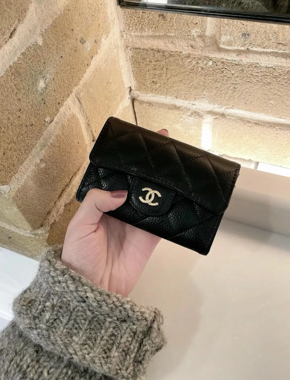 140💰 0219 A size that can be held in one hand! No need to think about it, whether it’s practicality or fashion, it’s all online!