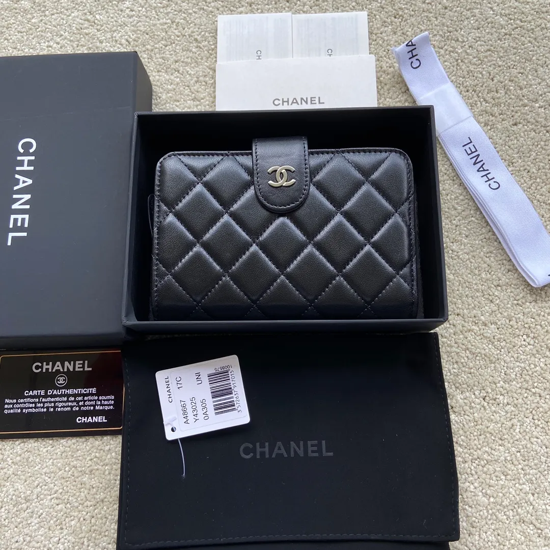 Xiaoxiang imported Italian leather Item number: A48667 Price: 590