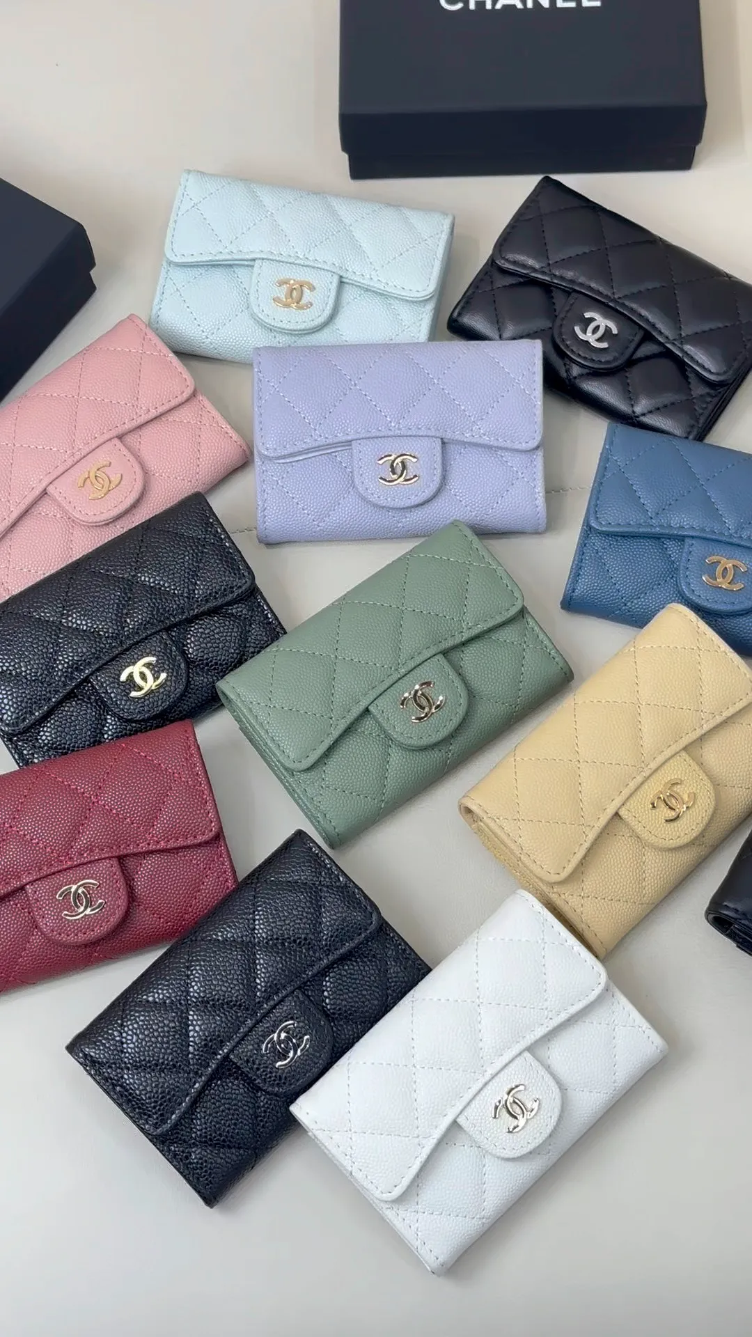 140💰 0219 Chane* flip card holder! A variety of colors are available~ Some kids call it a coin purse! The counter sells very popular models!