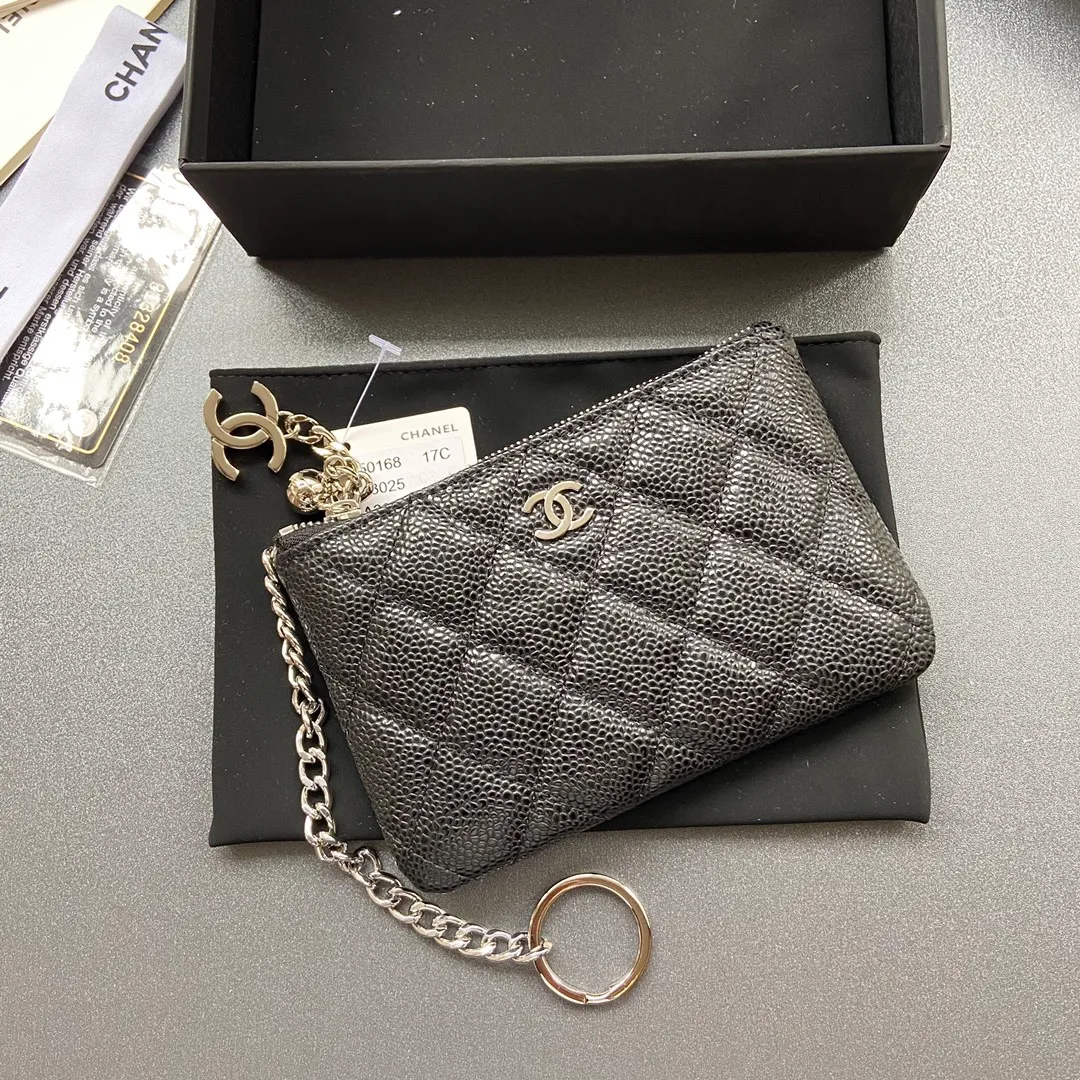 250💰Xiaoxiang imported Italian grain cowhide Item number: A50168 Size: w14×h9.5cm Color: black ball pattern silver buckle