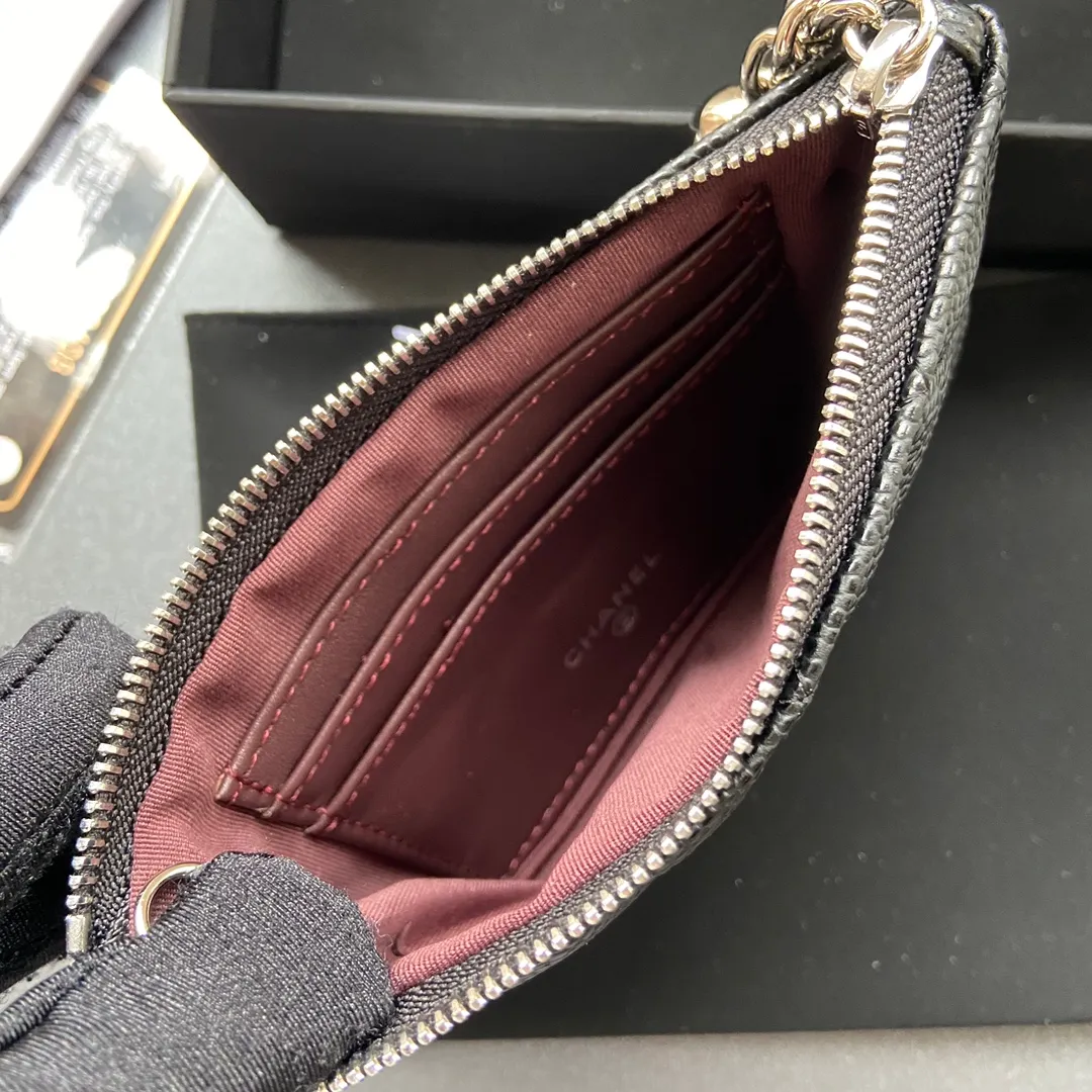 250💰Xiaoxiang imported Italian grain cowhide Item number: A50168 Size: w14×h9.5cm Color: black ball pattern silver buckle