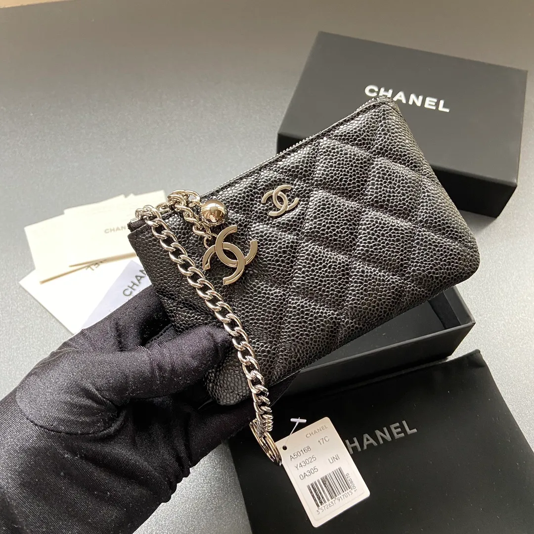 250💰Xiaoxiang imported Italian grain cowhide Item number: A50168 Size: w14×h9.5cm Color: black ball pattern silver buckle