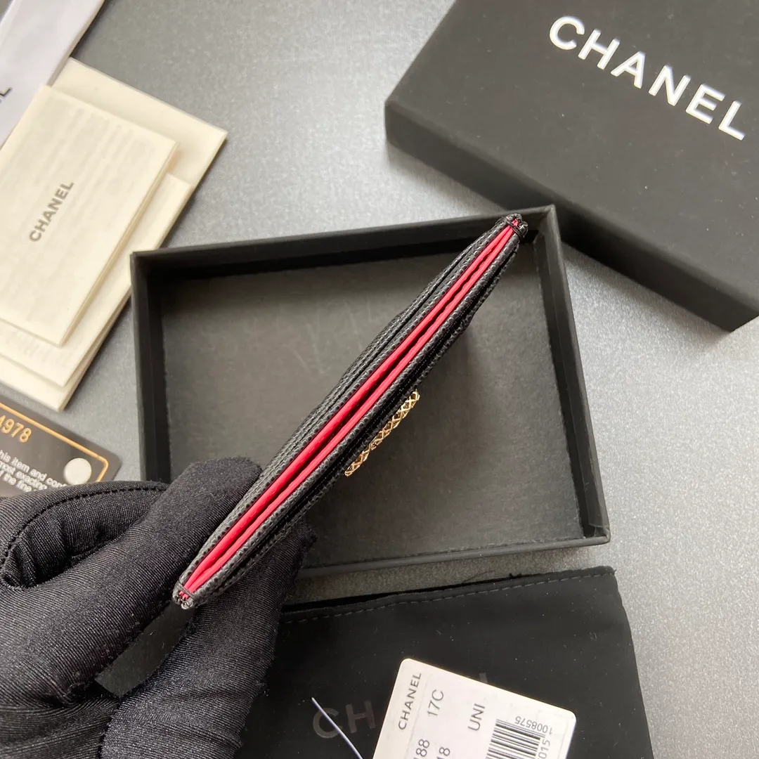 260💰Xiaoxiang imported Italian grained calfskin Item number: AP6376 Size: w11×7.5cm Color: black fine ball pattern light gold Usage: card holder