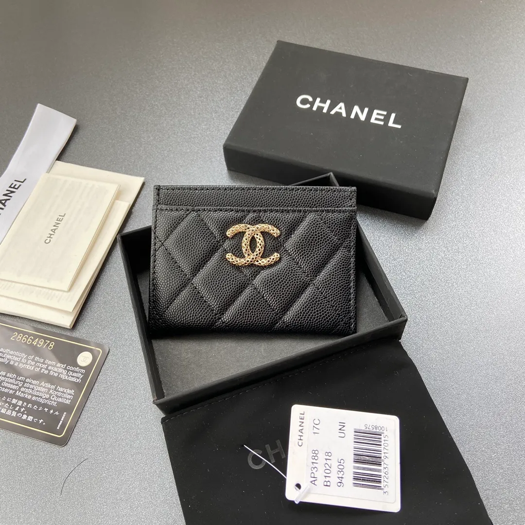 260💰Xiaoxiang imported Italian grained calfskin Item number: AP6376 Size: w11×7.5cm Color: black fine ball pattern light gold Usage: card holder