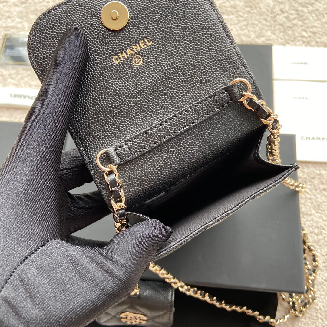 Xiaoxiang imported Italian grain cowhide Item No.: AP5484 💰:860 Size: w10×h16.5×2cm Color: Black fine ball pattern diamond hardware Mother-to-daughter bag series