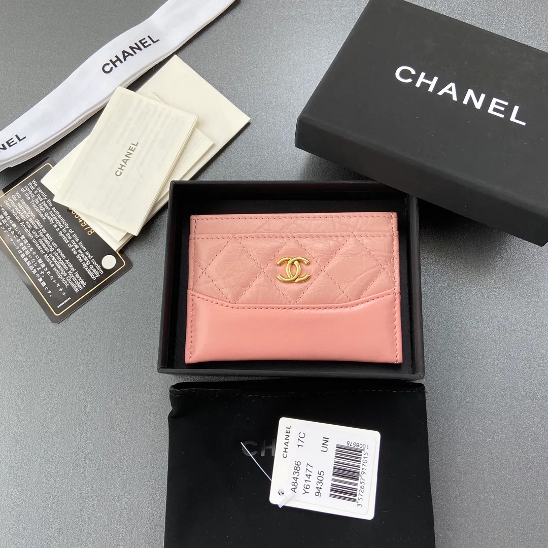 Xiaoxiang imported Italian leather Item number: 84386 Price: 260 Size: w11×h7.5cm Color: pink leather gold hardware