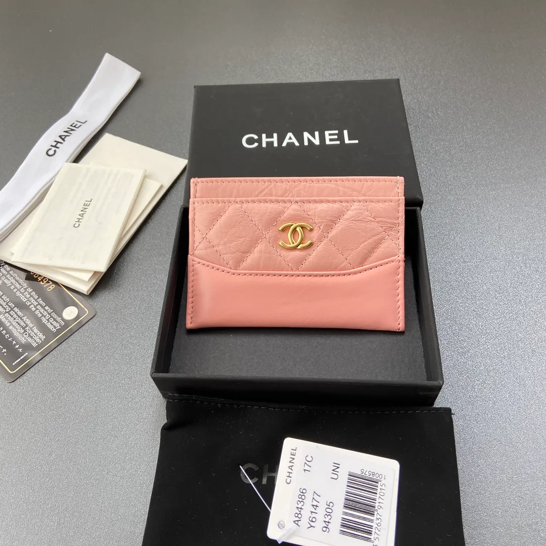 Xiaoxiang imported Italian leather Item number: 84386 Price: 260 Size: w11×h7.5cm Color: pink leather gold hardware
