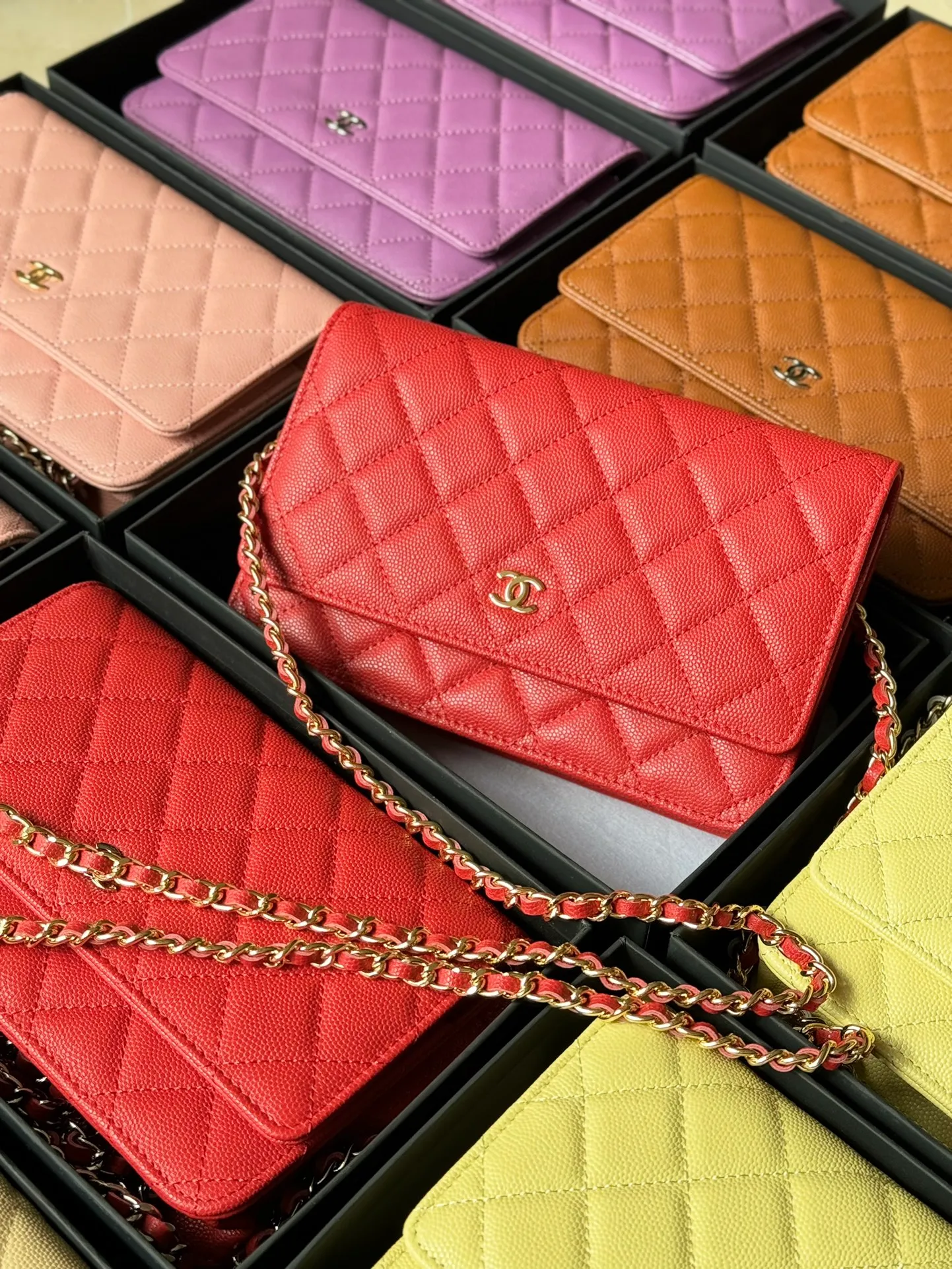 Magnetic buckle model 2050 caviar (fine ball pattern) C𝕙𝕒𝕟𝕖𝕝 entry-level classic model 𝑾𝒐𝒄 (magnetic buckle) fortune bag gold and silver thirteen colors