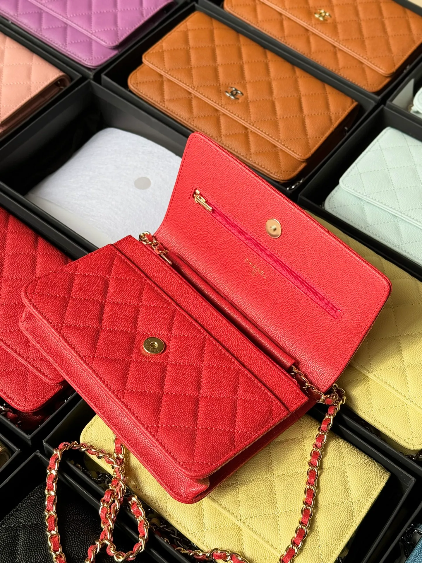 Magnetic buckle model 2050 caviar (fine ball pattern) C𝕙𝕒𝕟𝕖𝕝 entry-level classic model 𝑾𝒐𝒄 (magnetic buckle) fortune bag gold and silver thirteen colors