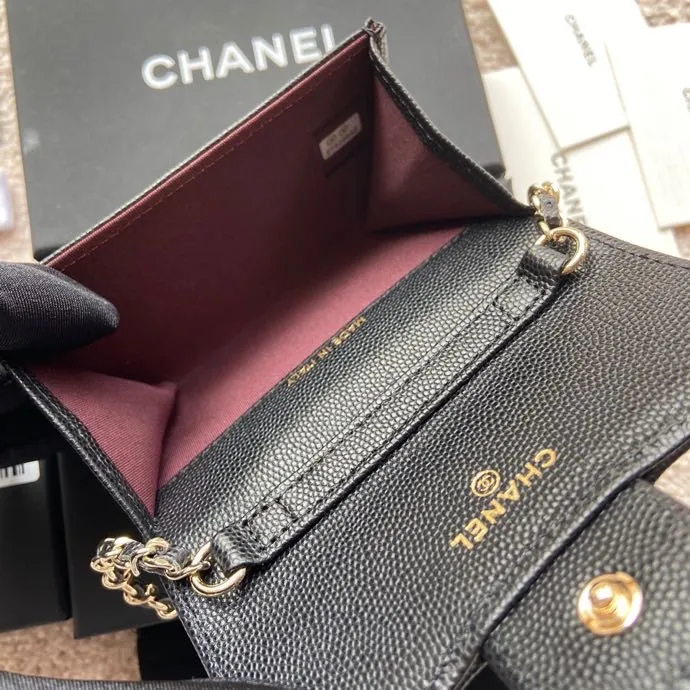 Xiaoxiang imported Italian leather Item number: AP3966/A81081 chain small card holder) Price: 420 Size: w11×h7cm Color: Black fine ball pattern gold steel mark hardware