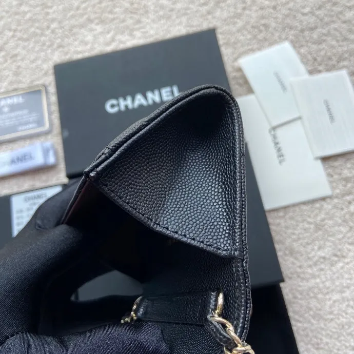 Xiaoxiang imported Italian leather Item number: AP3966/A81081 chain small card holder) Price: 420 Size: w11×h7cm Color: Black fine ball pattern gold steel mark hardware