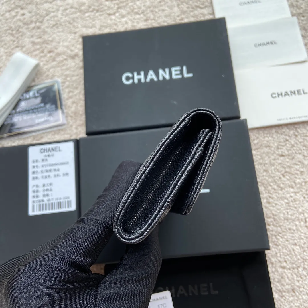 340💰Xiaoxiang imported Italian fine ball grain cowhide Item number: AP5470 Price: 370 Size: w11×h7cm Color: black ball grain diamond hardware
